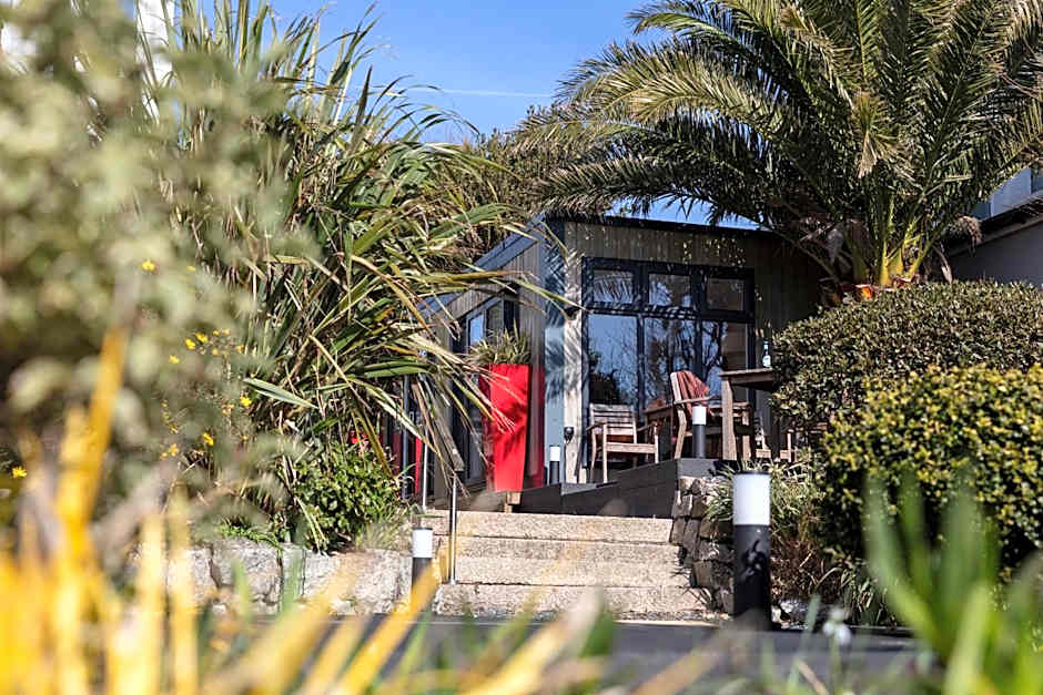 Chelsea House Holiday Apartments