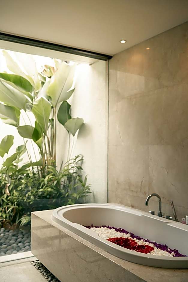 Mahagiri Villas & Spa Dreamland