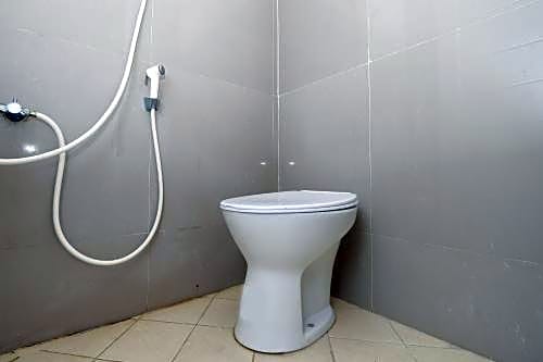 SPOT ON 2027 Putri Guest House Syariah