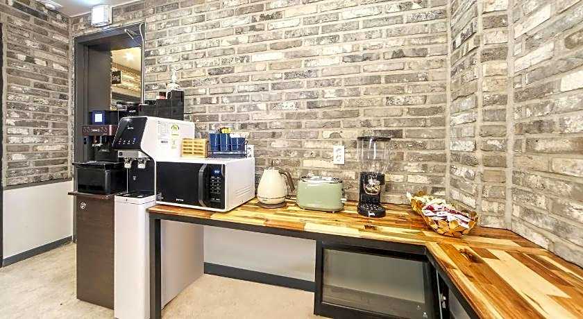 Masan First Class Hotel