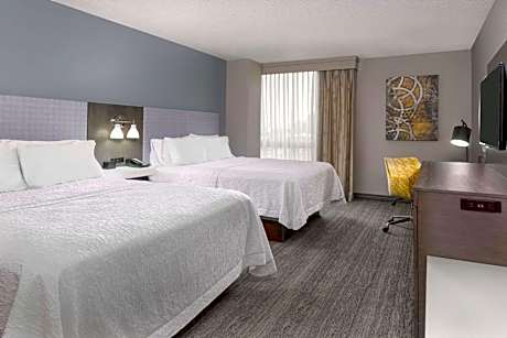 Queen Suite with Kitchen - Non-Smoking