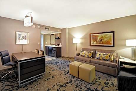 2 Double Beds 1Bdrm Ste Hearing Accessible Ns