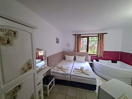 Double Room with Spa Bath
