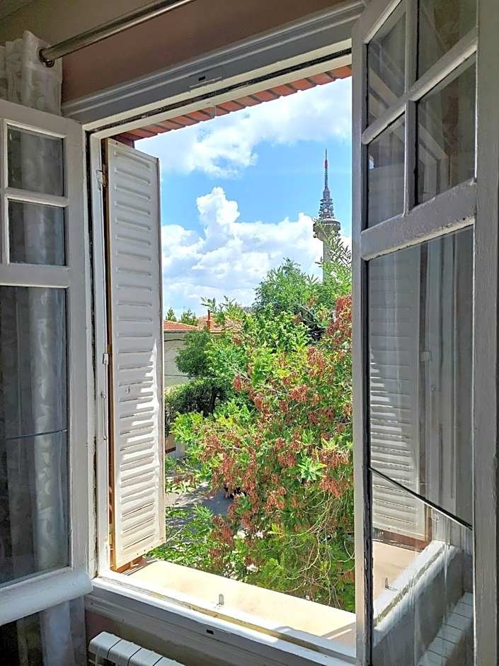 N1 Casa de Madrid - greenpeace line