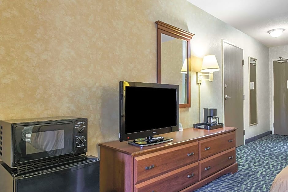 Quality Inn & Suites Titusville