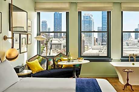 Salon King Room with City View