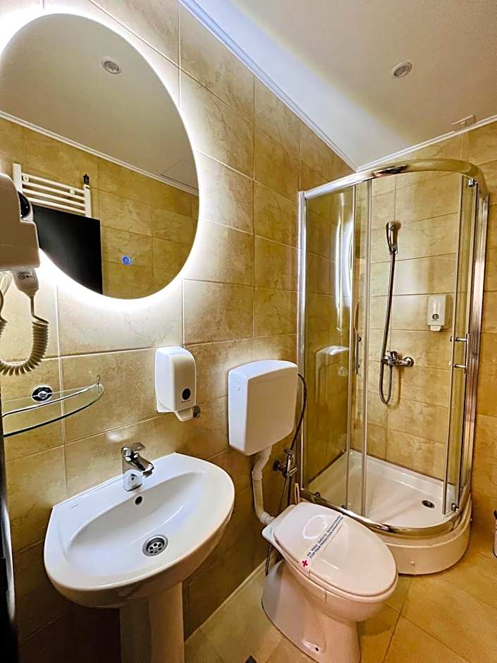 Side One Design Hotel Garni