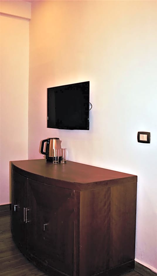 New MerryLand Hotel