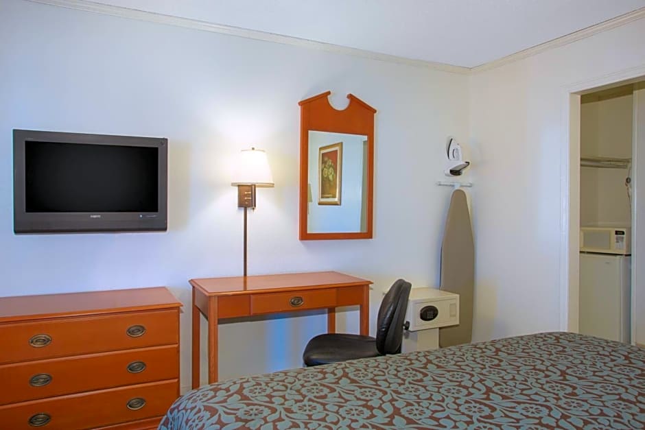 Days Inn by Wyndham Wichita West Near Airport