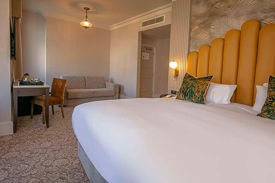 Photo 1 of 7 of Premium King Room with Sofa Bed