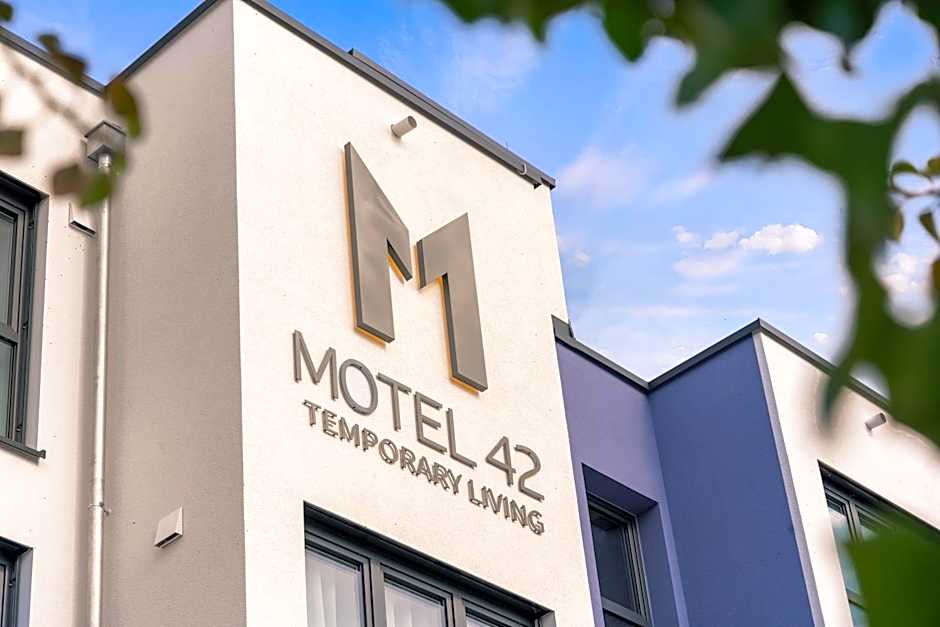Motel42-Temporary Living