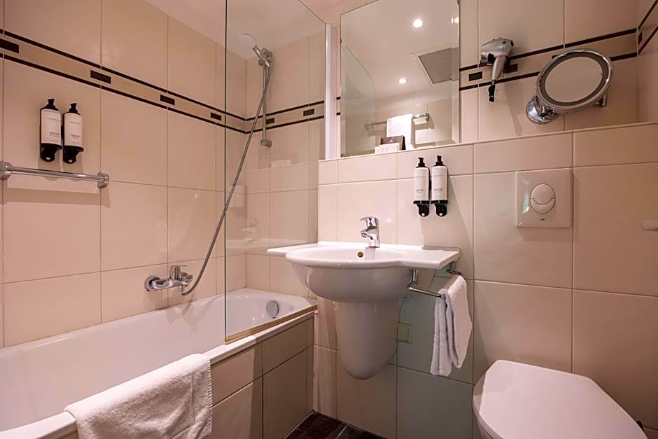 Apollofirst Boutique Hotel