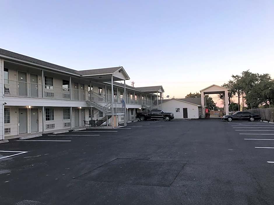 Cedar Creek Inn