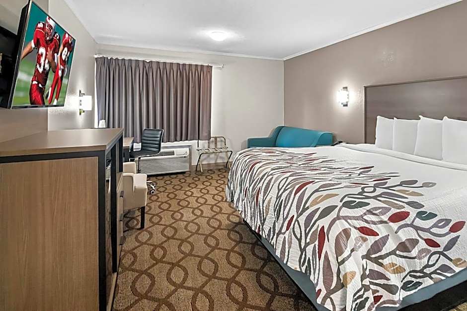 Red Roof Inn & Suites Lexington - Hamburg