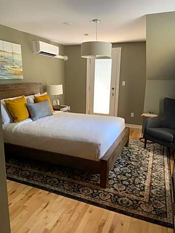 Queen Room with Balcony