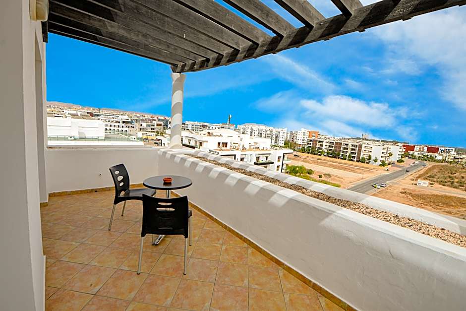 Intouriste Hôtel & Suites