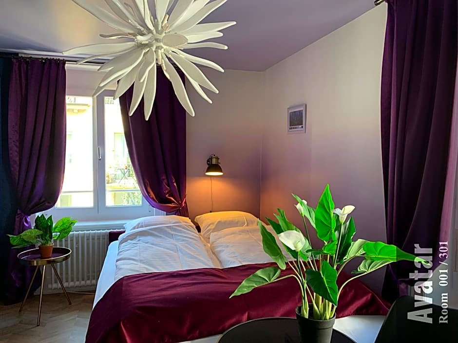 The Henry Self Check-In Guesthouse