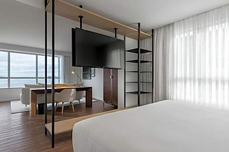 Luxury Suite with Sea View