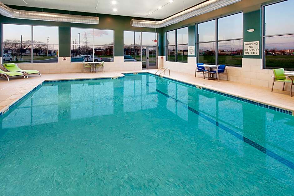 Holiday Inn Express & Suites Sterling Heights-Detroit Area By IHG