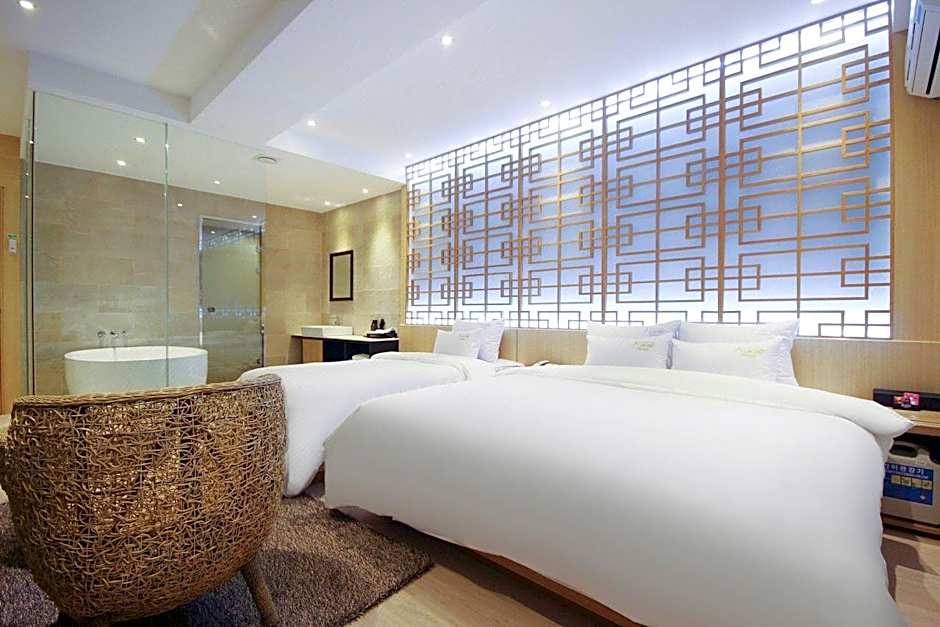 Almond Hotel Busan Station