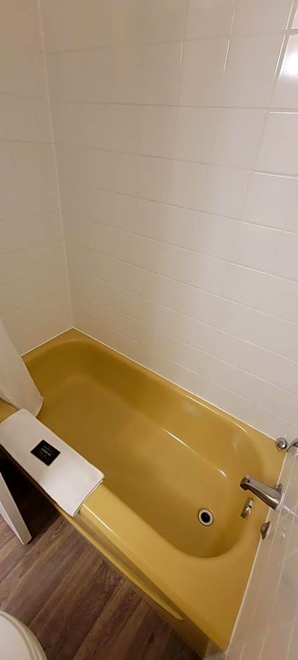 Recreation Inn and Suites Kelowna