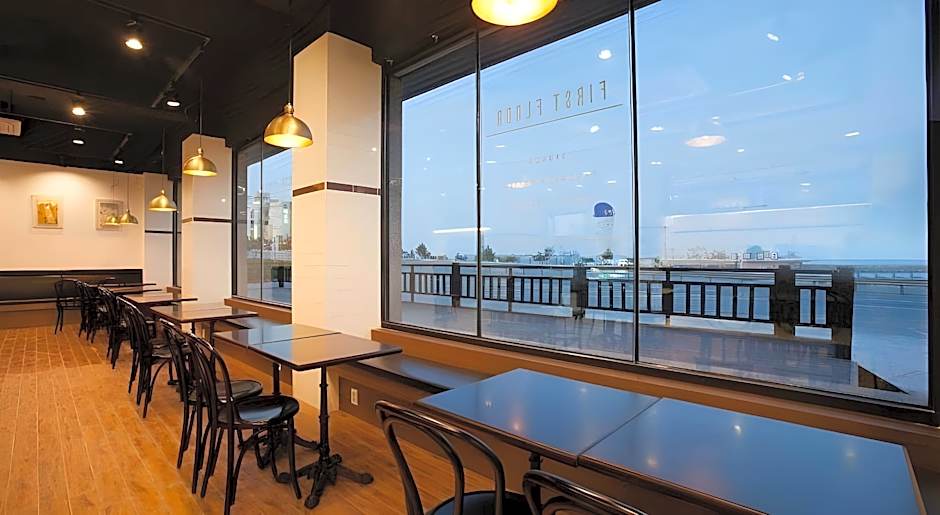 Two-Y-Hotel