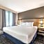 Days Inn & Suites by Wyndham Thunder Bay