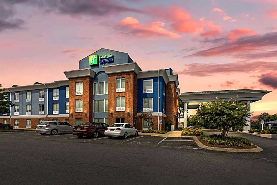 Holiday Inn Express White House By IHG