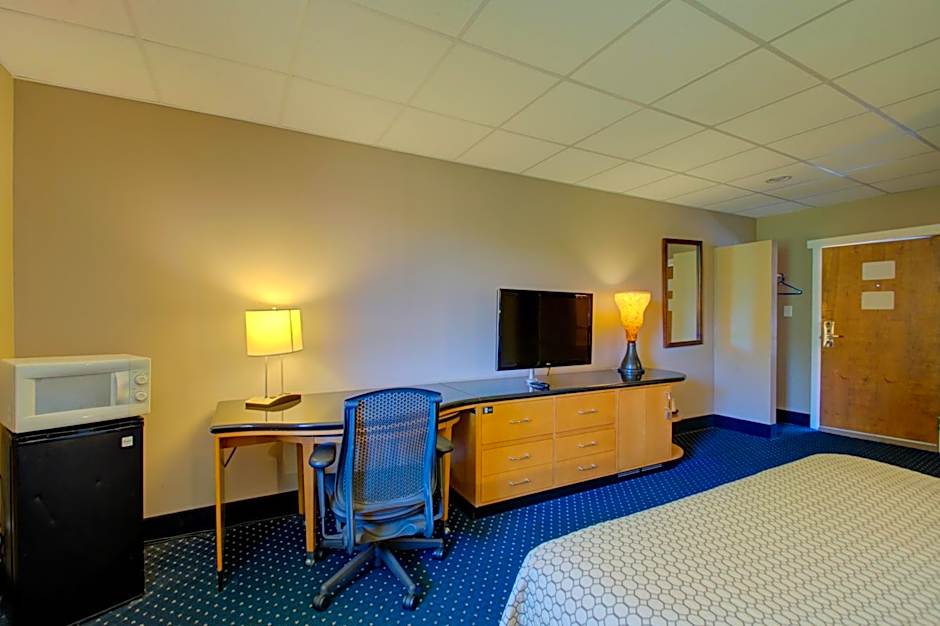 Village Inn Annapolis MD