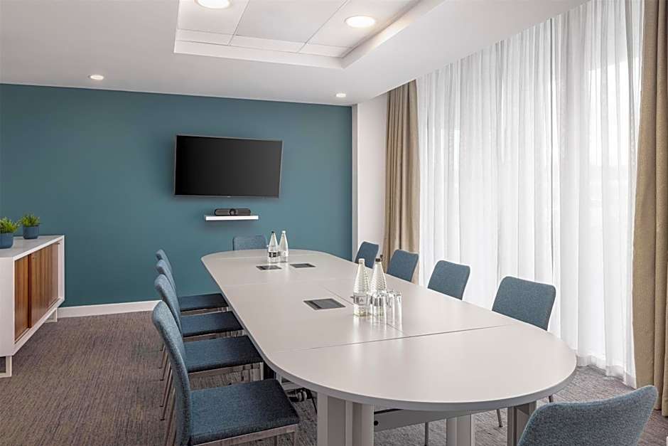 Hampton By Hilton London Stansted Airport