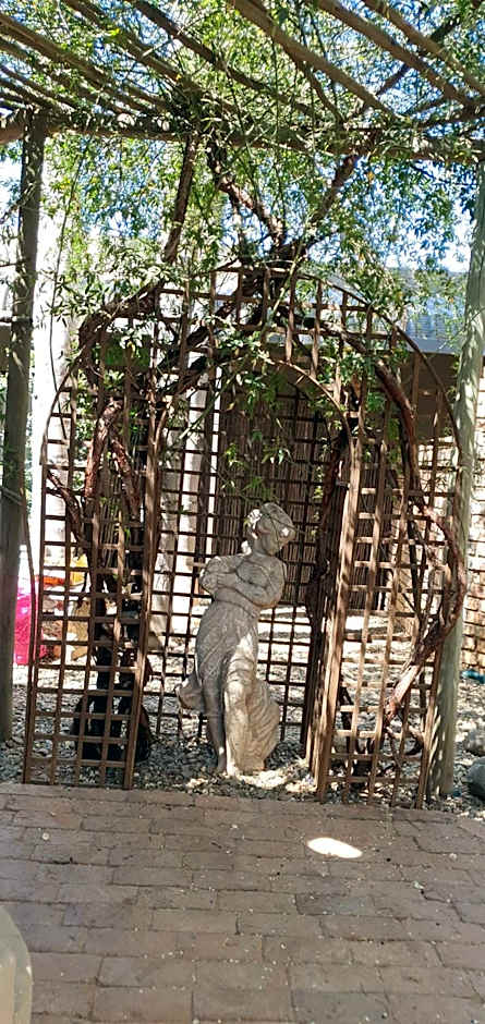 Barons Galley & Lodge