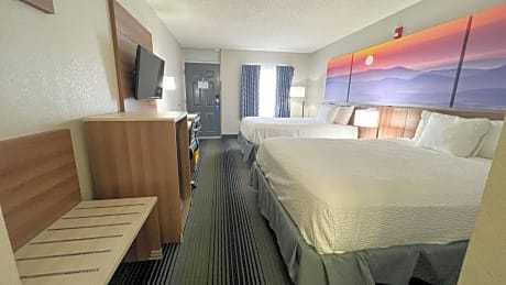 2 Queen Beds Deluxe Room Non-Smoking