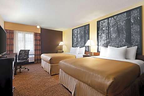 Deluxe Queen Room with Two Queen Beds - Non-Smoking