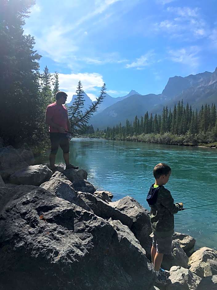 Inviting Rocky Mountain HOT TUB in Top Rated Condo managed by Little Sister Getaways