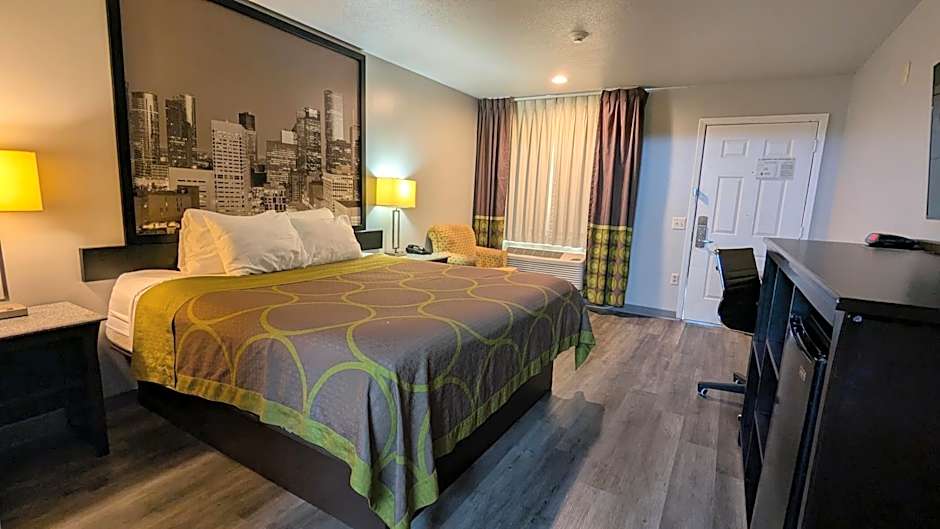 Super 8 by Wyndham Houston/Willowbrook/Hwy 249