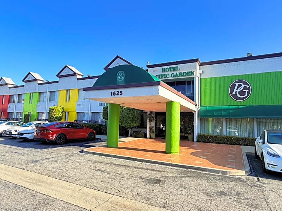 Hotel Pacific Garden near LAX and Sofi stadium