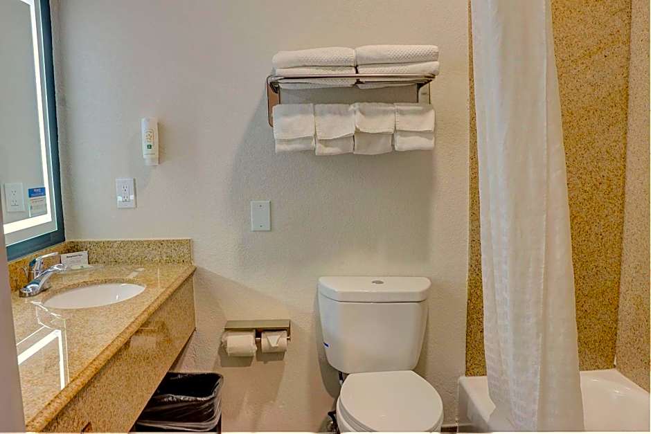 Quality Inn & Suites Roswell North
