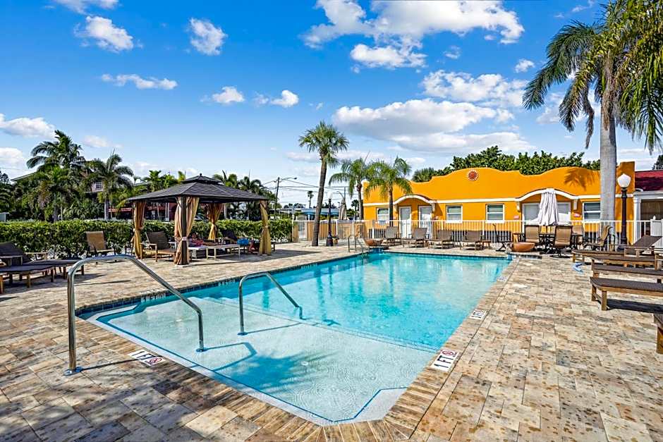 Upham Beach Inn - #2 Studio