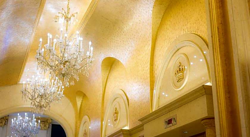 Grand Emperor Hotel