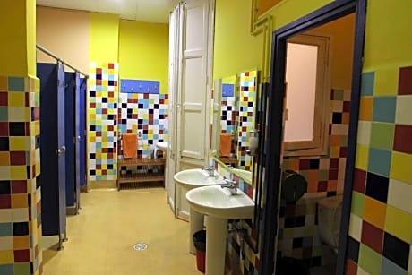 DOUBLE ROOM WITH SHARED BATHROOM