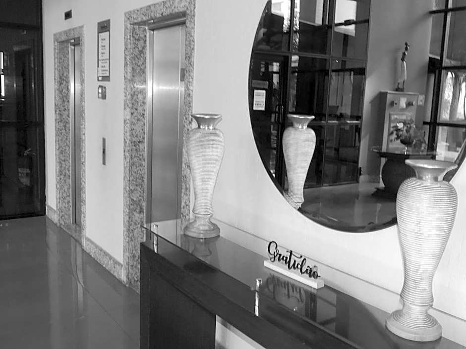 Mondrian Suite Hotel