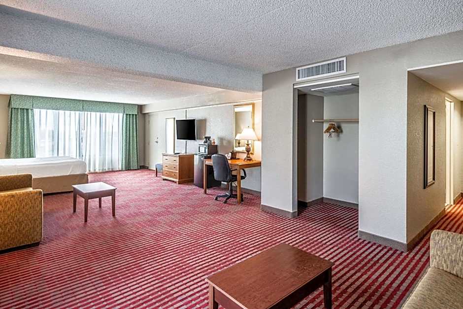 Lakeland Hotel