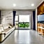 GLADSHEIM HOTEL