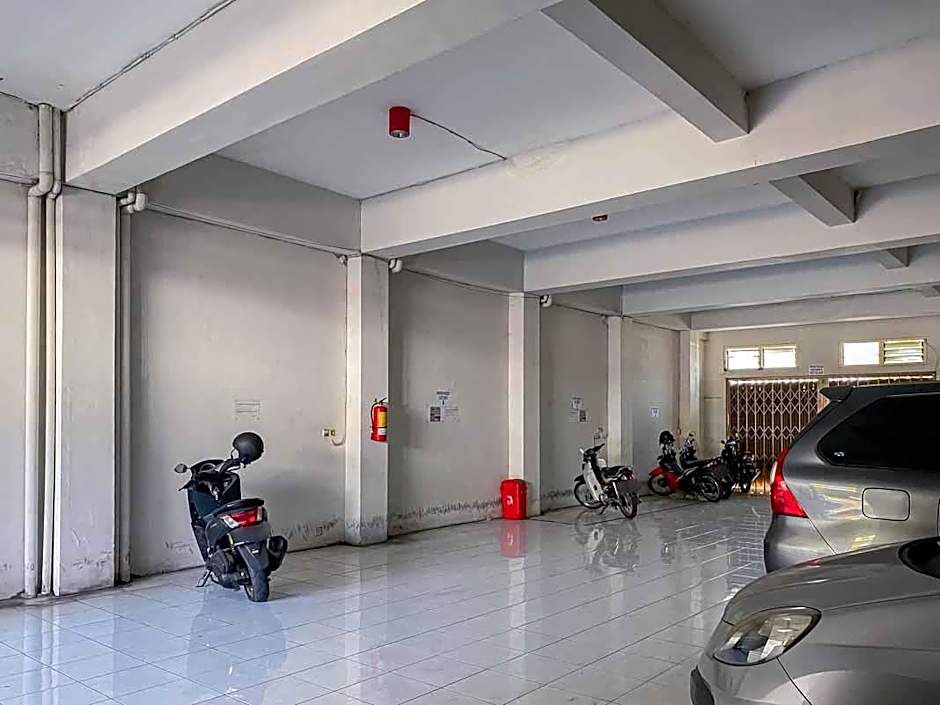 RedDoorz Near Taman Flora – Surabaja, IL