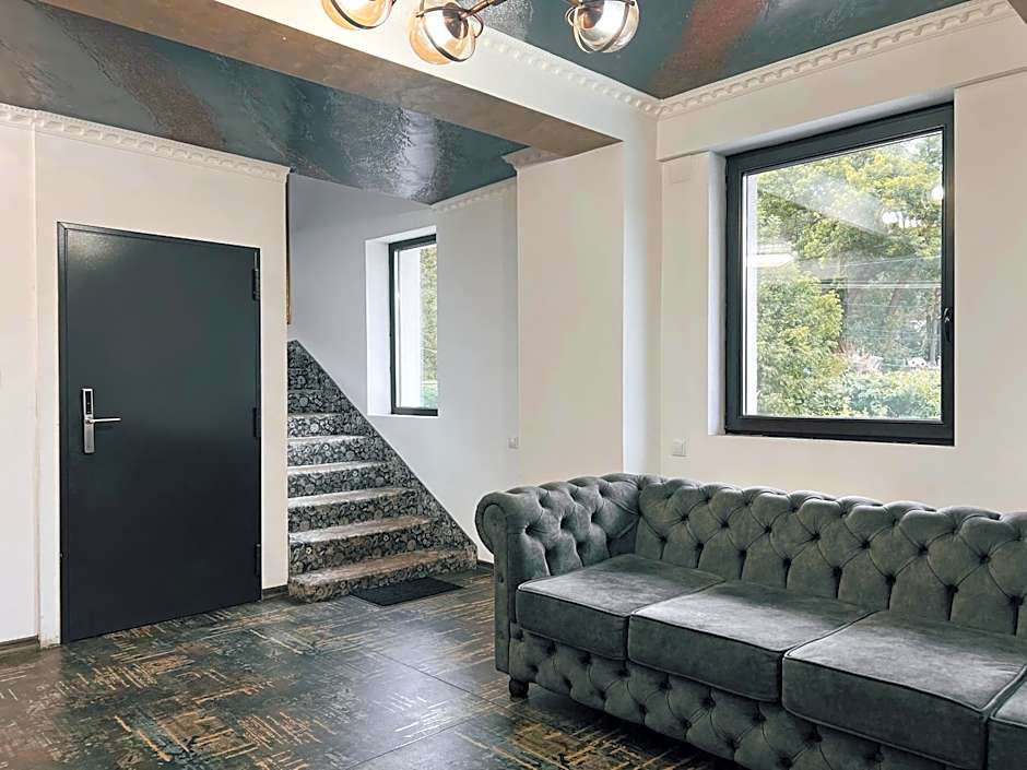 Suru Hotel & Restaurant