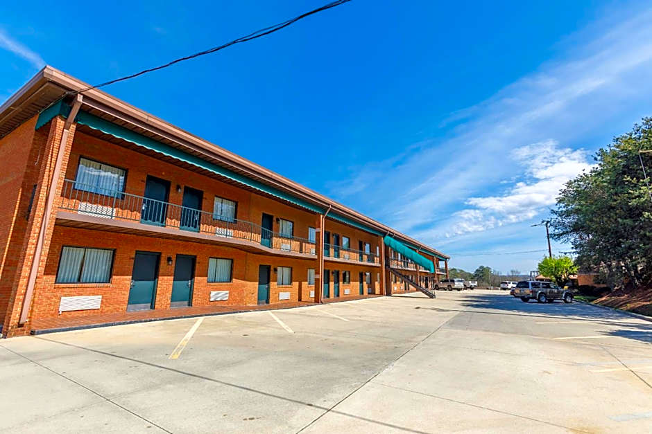 Gadsden Inn and Suites