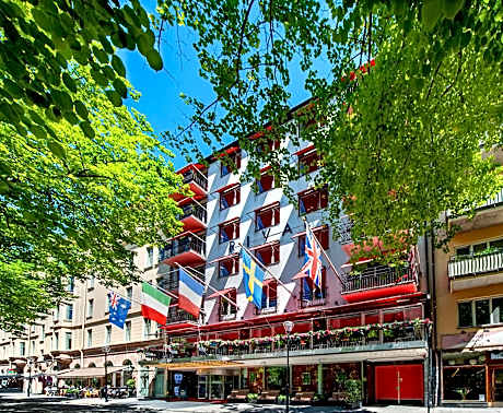 Hotel Rival