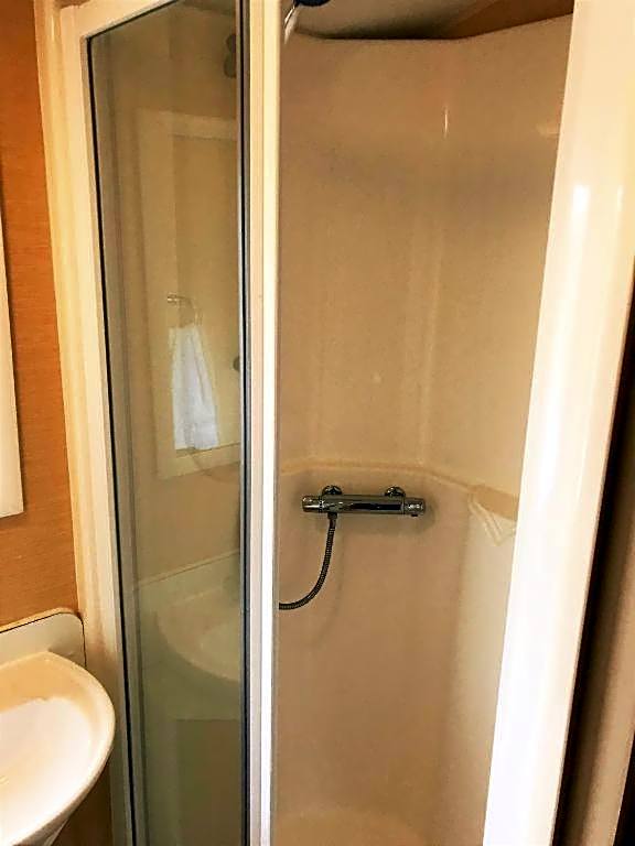 Newquay Bay Porth Caravan - 8 Berth