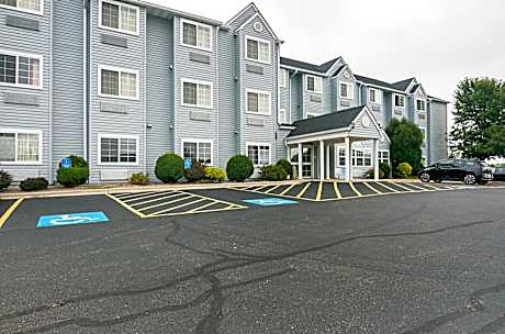 Motel 6-Sycamore, IL