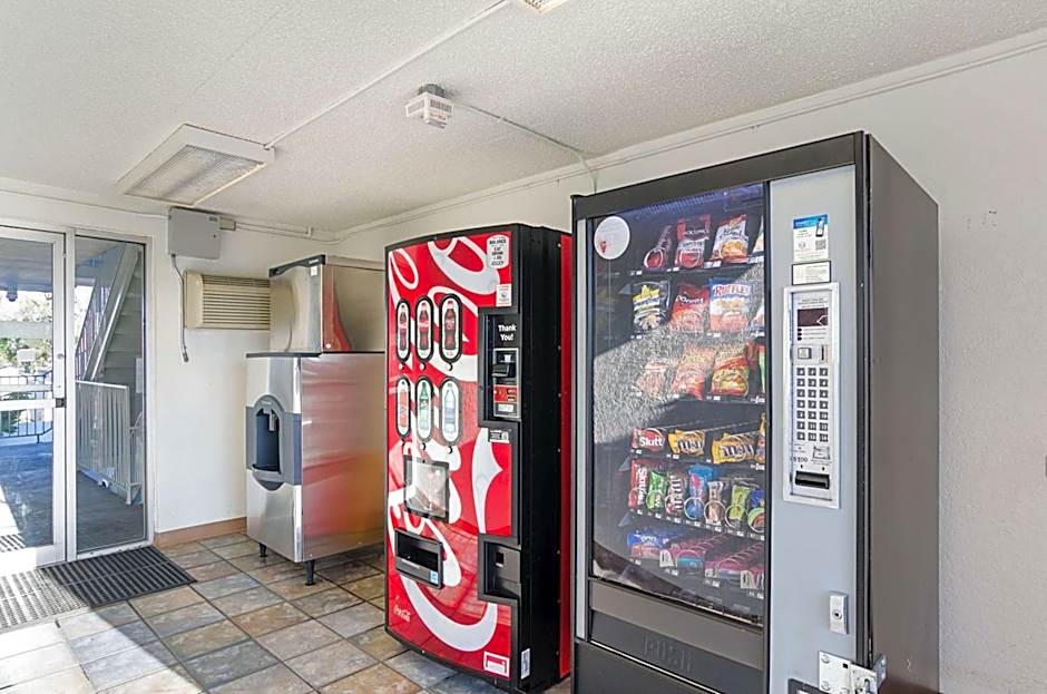 Motel 6- Denver, CO Downtown